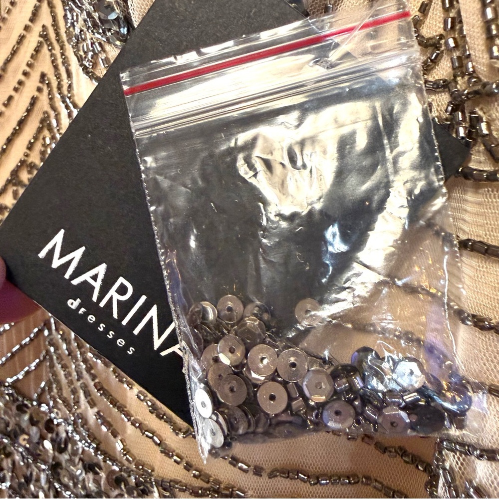 Marina Art Deco Nude Silver Beaded Sequin Formal Gatsby Gown Size 8 NWT - Picture 4 of 5